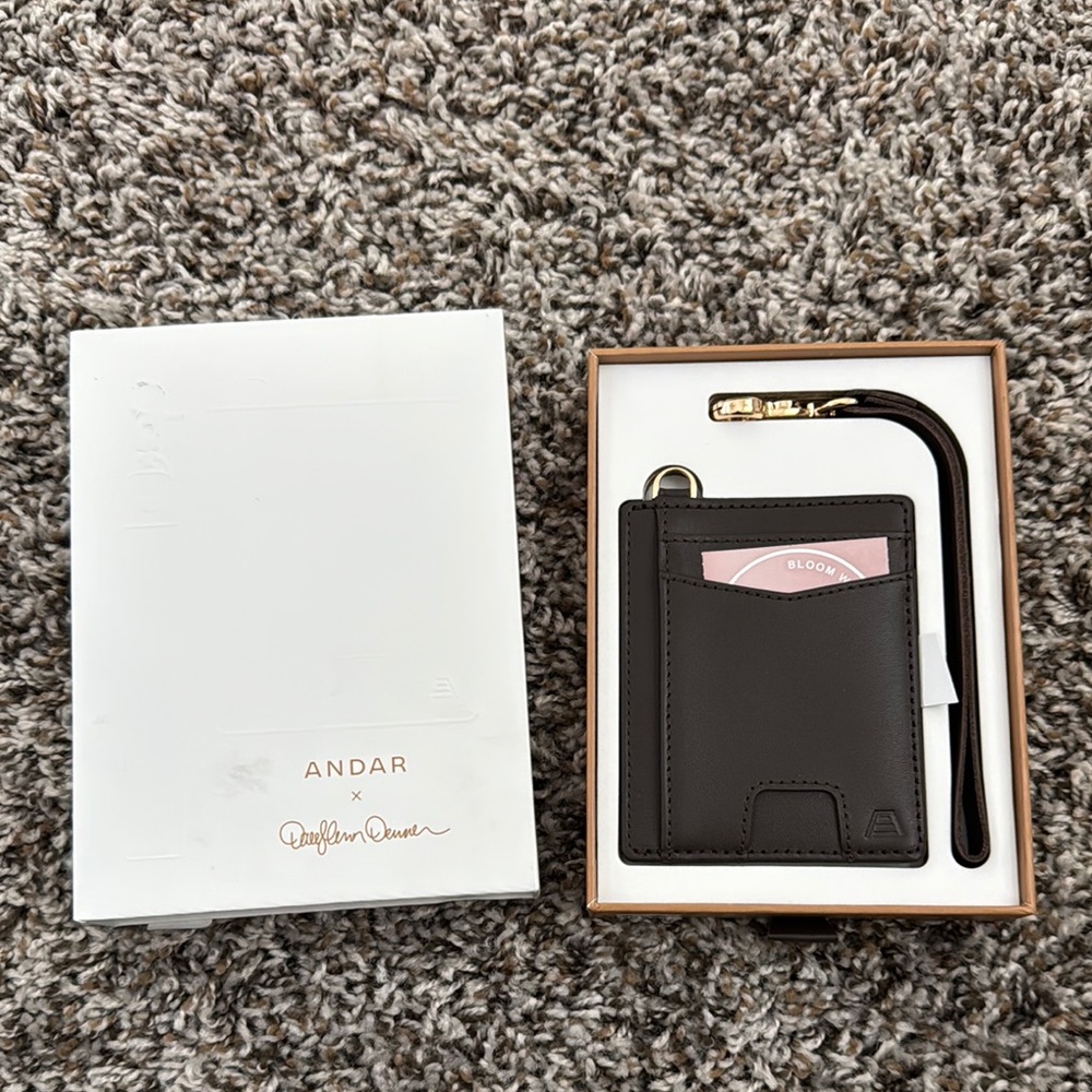 Andar dark chocolate denner wallet
